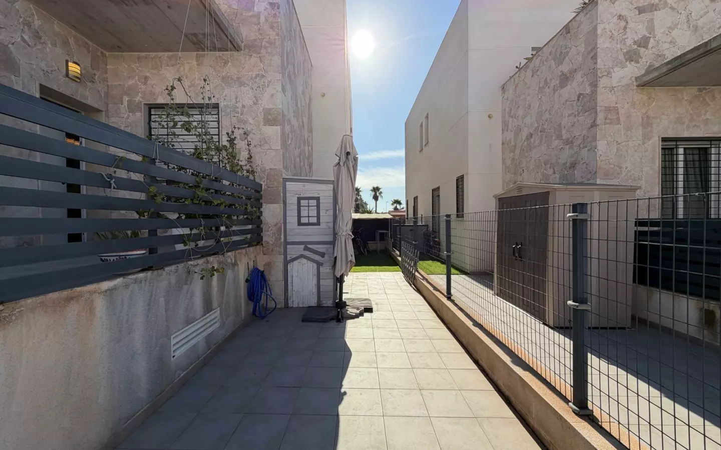 3-bedroom Town House In Torrevieja, Spain (197 M²)