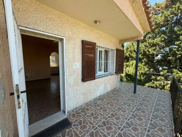 4-bedroom Villa In Torrevieja, Spain (150 M²)