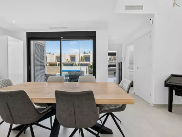 5-bedroom Villa In Rojales, Spain (214 M²)