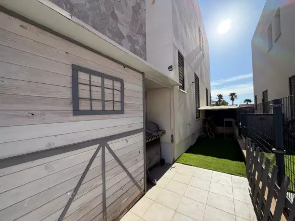 3-bedroom Town House In Torrevieja, Spain (197 M²)