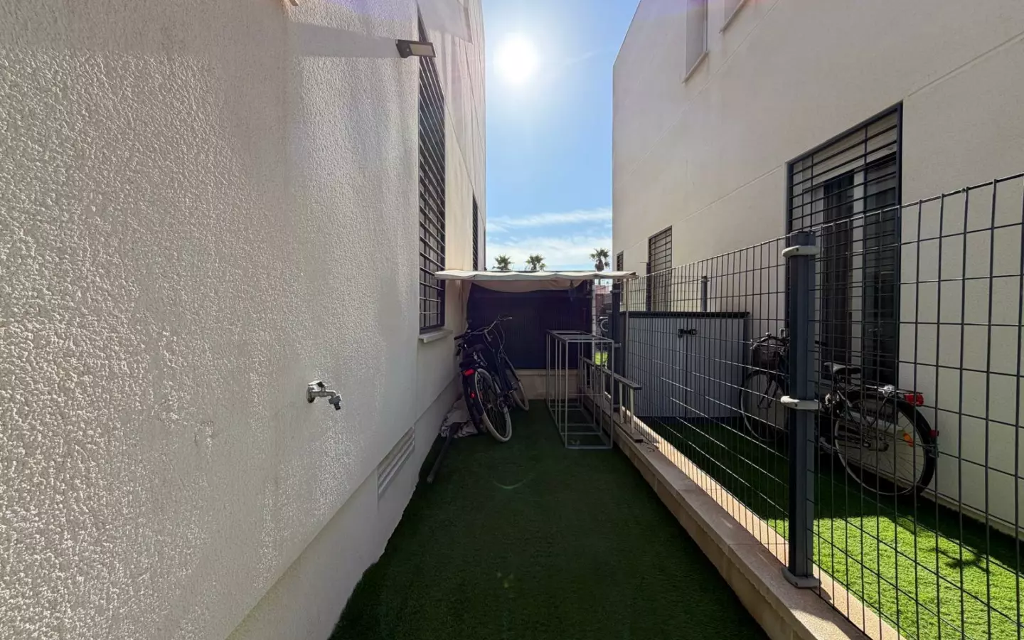 3-bedroom Town House In Torrevieja, Spain (197 M²)