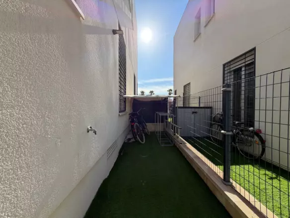3-bedroom Town House In Torrevieja, Spain (197 M²)