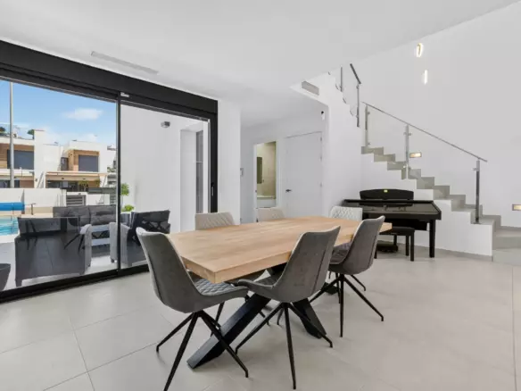 5-bedroom Villa In Rojales, Spain (214 M²)