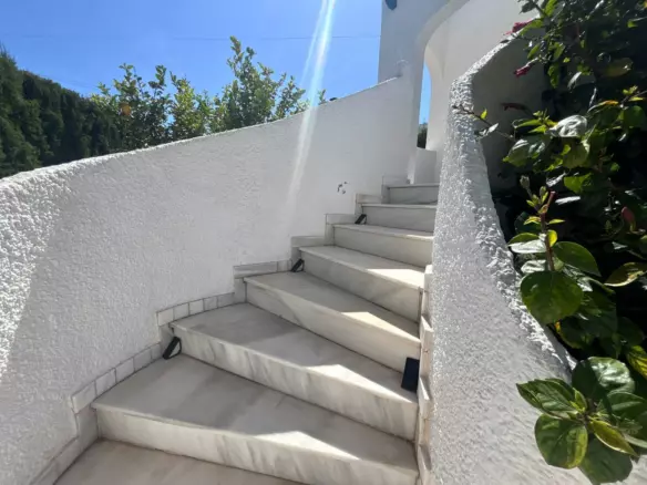 2-bedroom Semi In Torrevieja, Spain (133 M²)