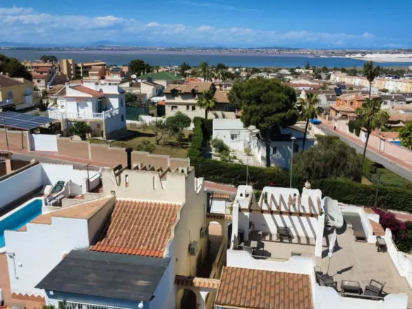 2-bedroom Semi In Torrevieja, Spain (133 M²)