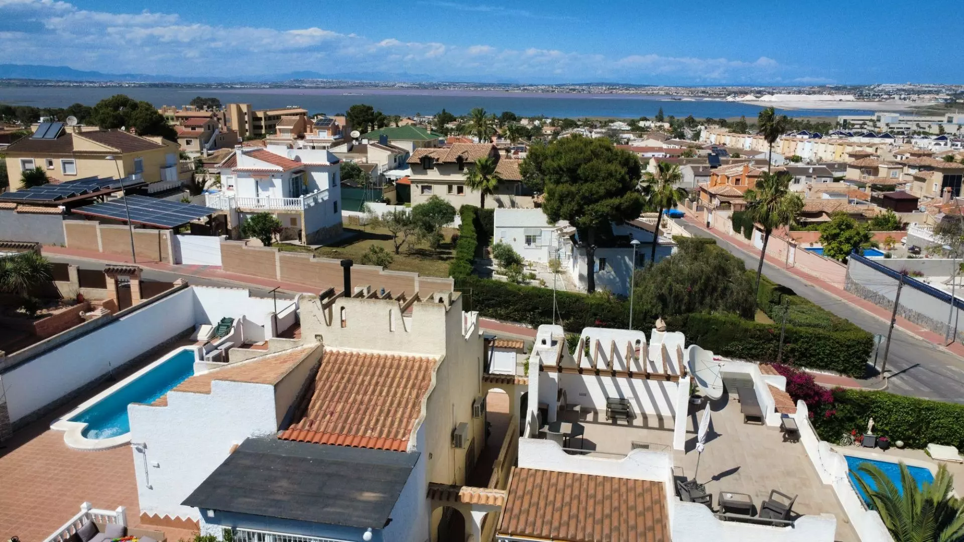 42-7-210581 2-bedroom Semi In Torrevieja, Spain (133 M²)