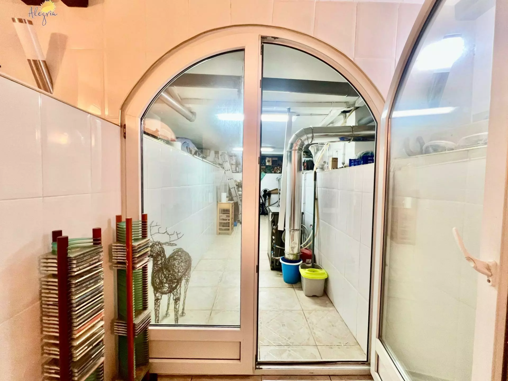 3-bedroom Villa In Torrevieja, Spain (253 M²)