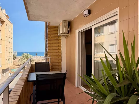 3-bedroom Apartment In Torrevieja, Spain (100 M²)