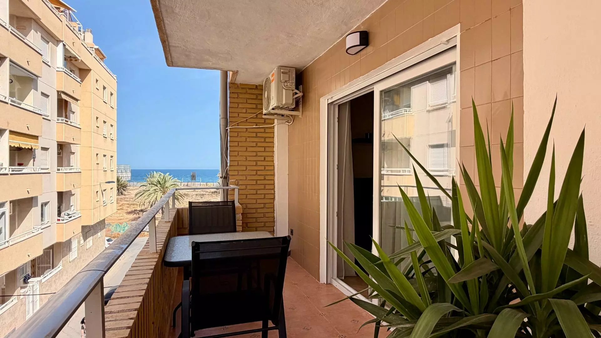 5-2-023dbc 3-bedroom Apartment In Torrevieja, Spain (100 M²)