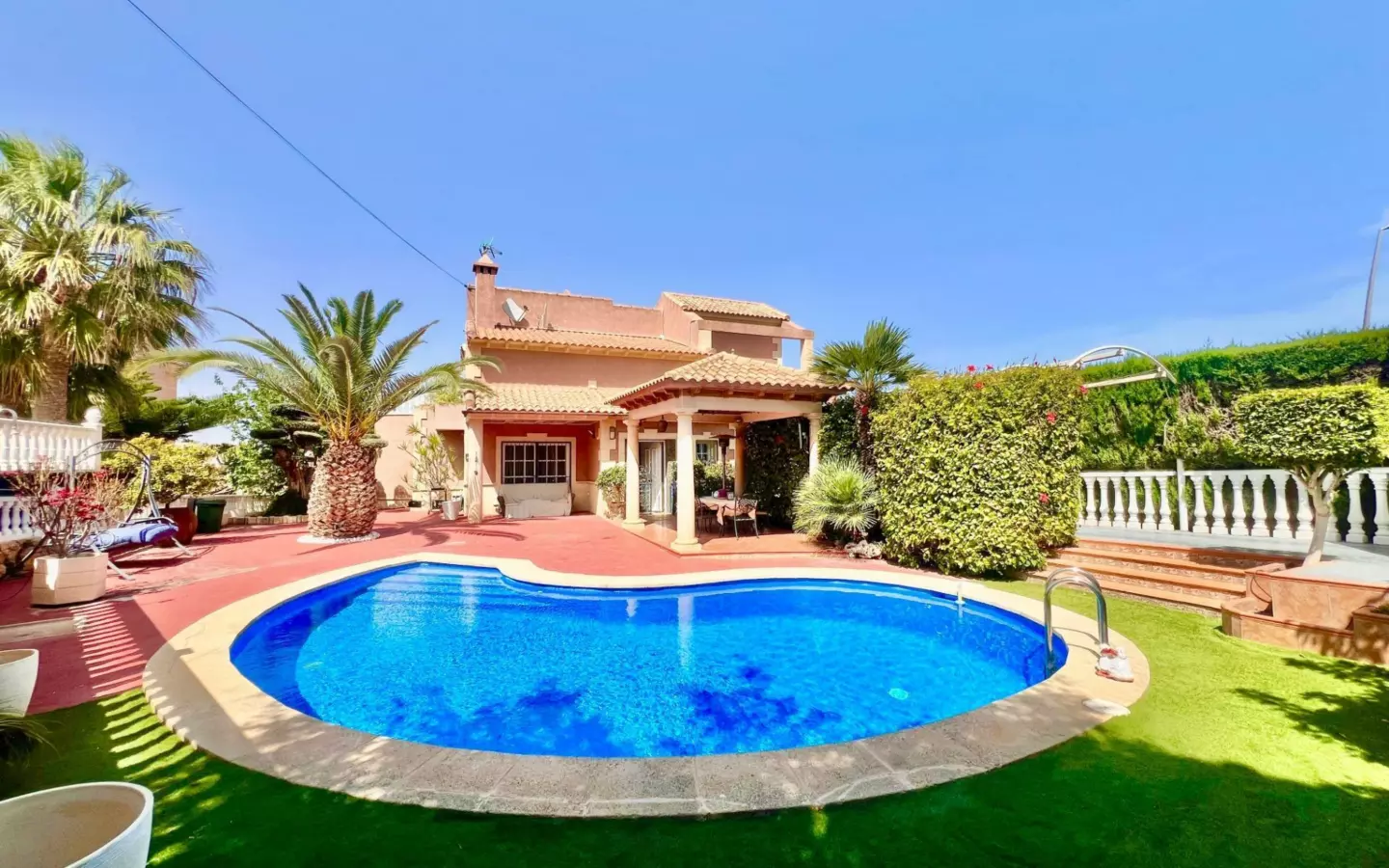 3-bedroom Villa In Torrevieja, Spain (253 M²)