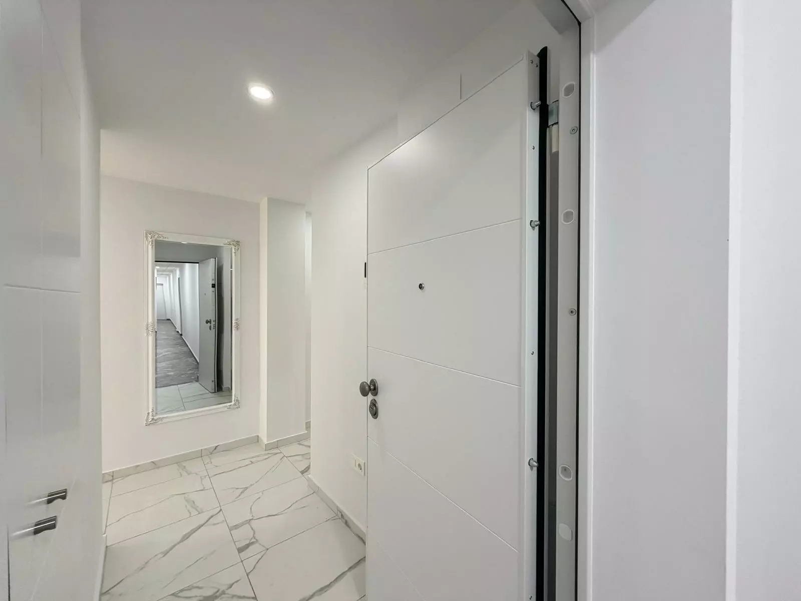 2-bedroom Apartment In Torrevieja, Spain (105 M²)