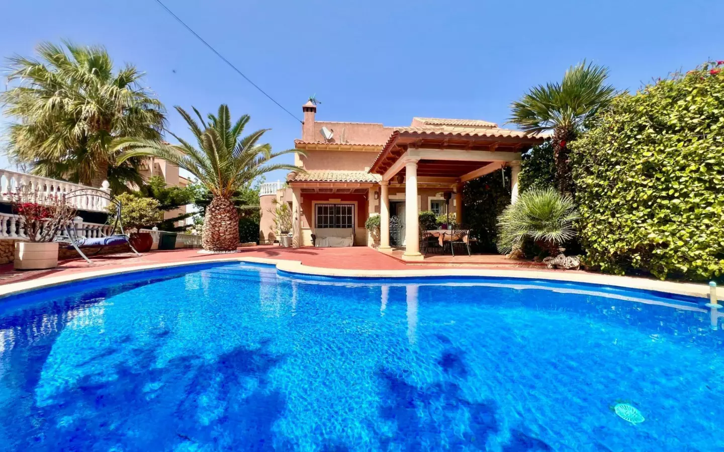 3-bedroom Villa In Torrevieja, Spain (253 M²)