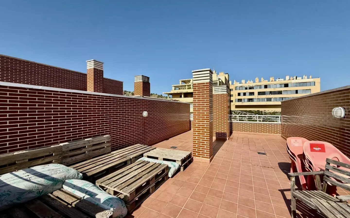 1-bedroom Penthouse In Villajoyosa, Spain (107 M²)