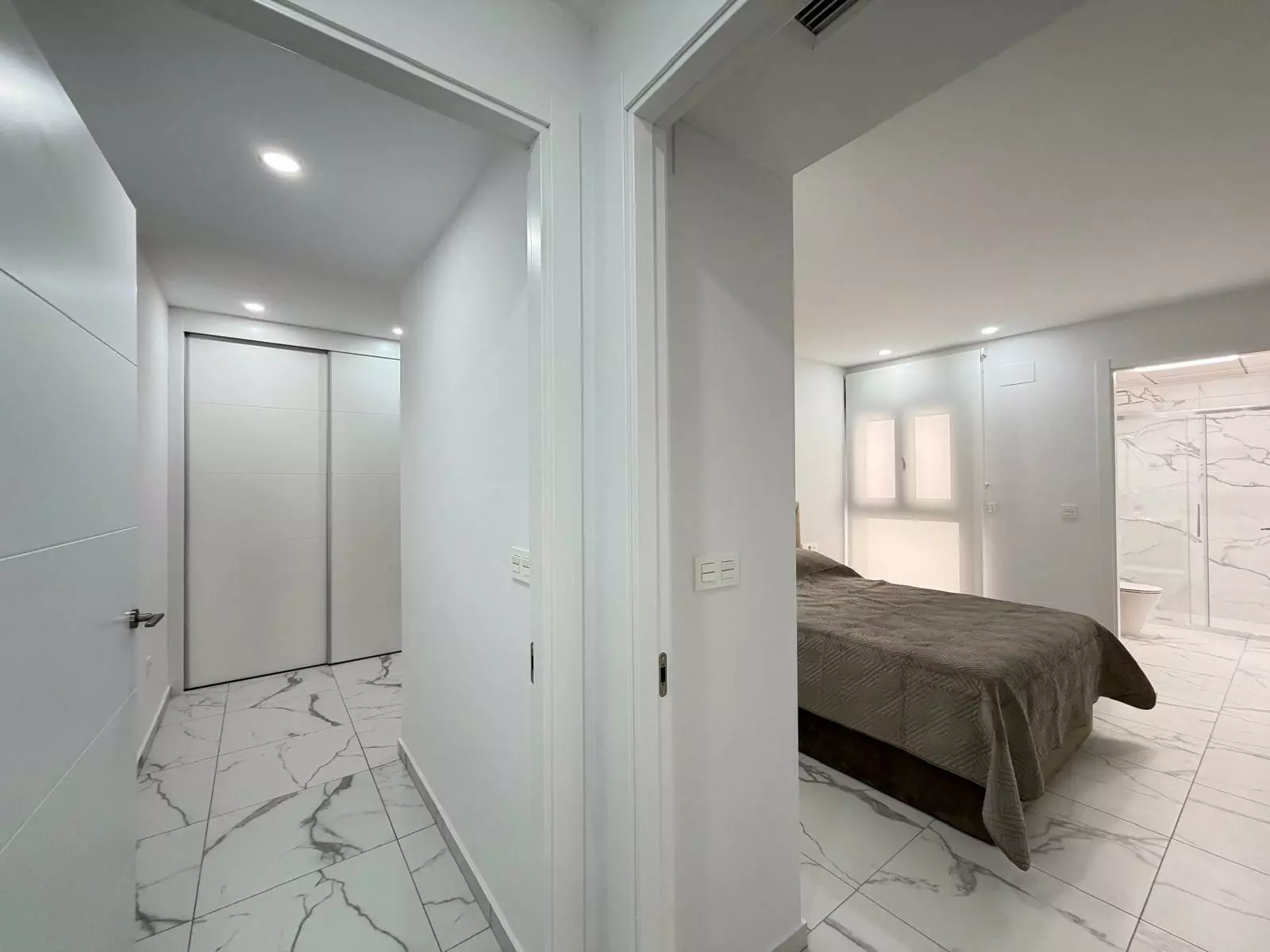 2-bedroom Apartment In Torrevieja, Spain (105 M²)