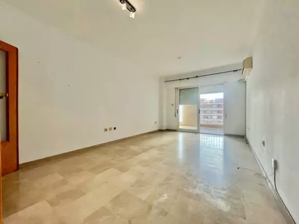3-bedroom Apartment In Torrevieja, Spain (106 M²)
