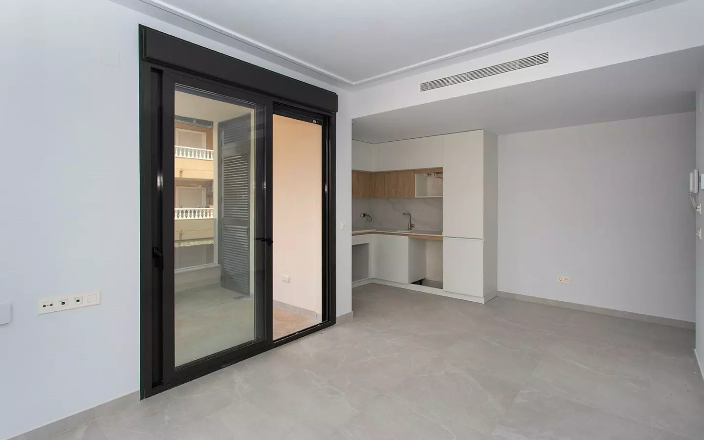 2-bedroom Apartment In Torrevieja, Spain (86 M²)