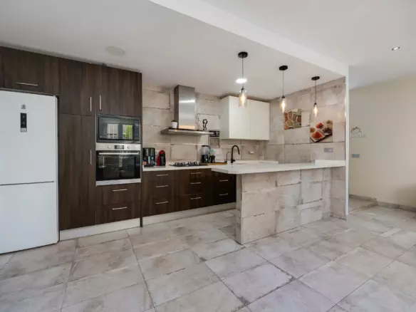 3-bedroom Town House In Torrevieja, Spain (138 M²)