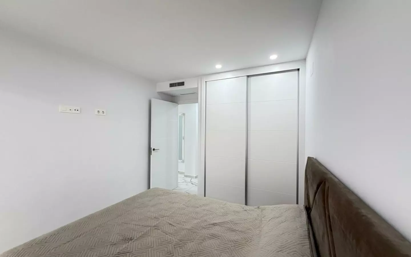 2-bedroom Apartment In Torrevieja, Spain (105 M²)