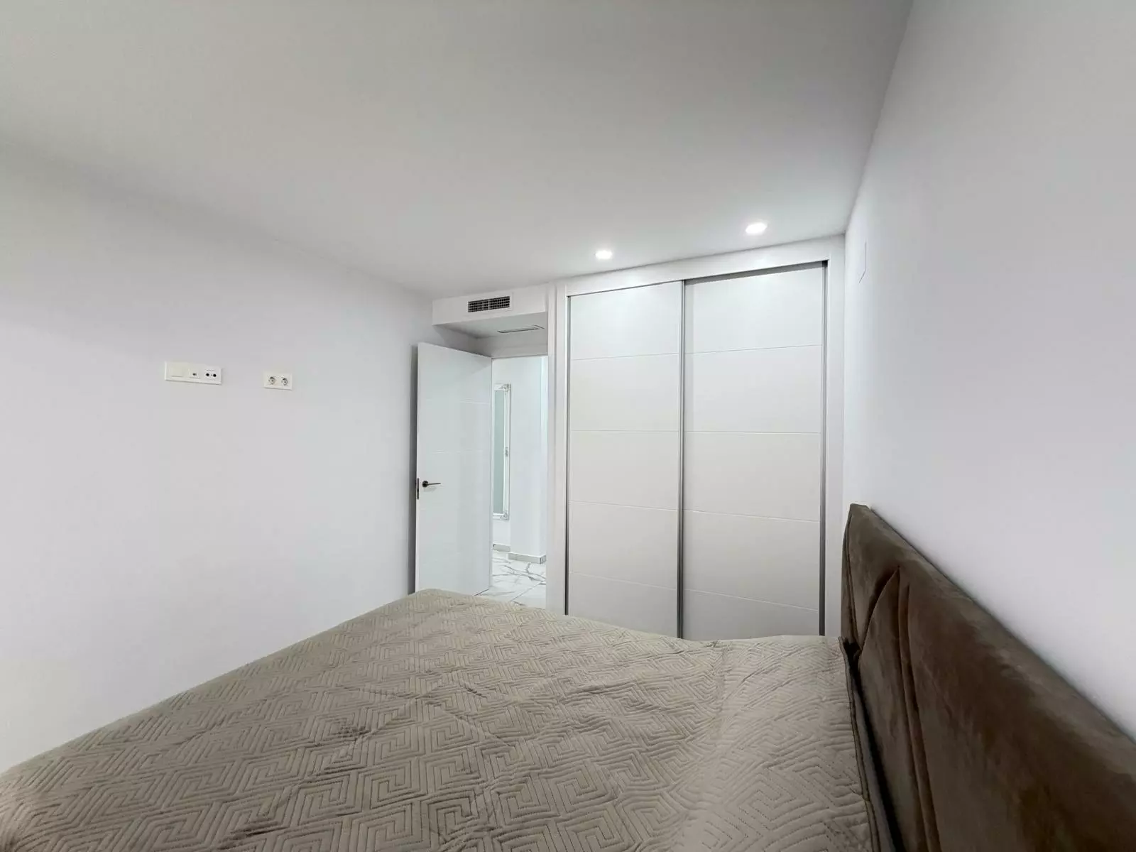 2-bedroom Apartment In Torrevieja, Spain (105 M²)