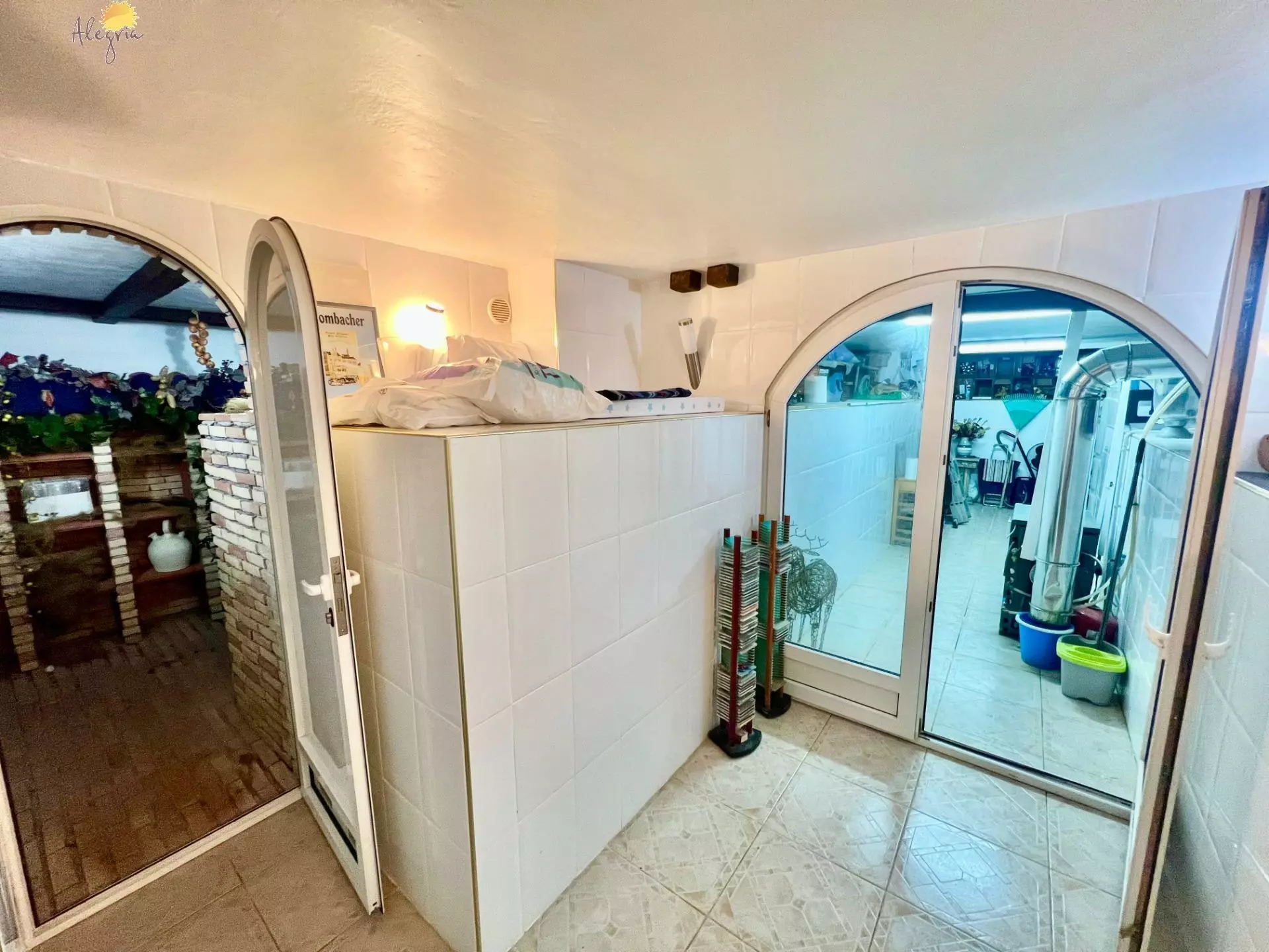 3-bedroom Villa In Torrevieja, Spain (253 M²)