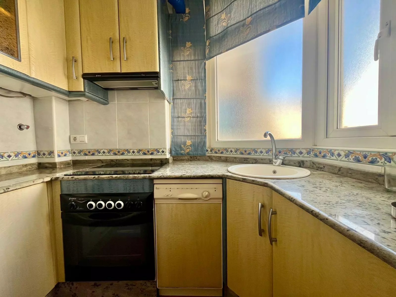 5-9-f8f0d9 3-bedroom Apartment In Torrevieja, Spain (97 M²)