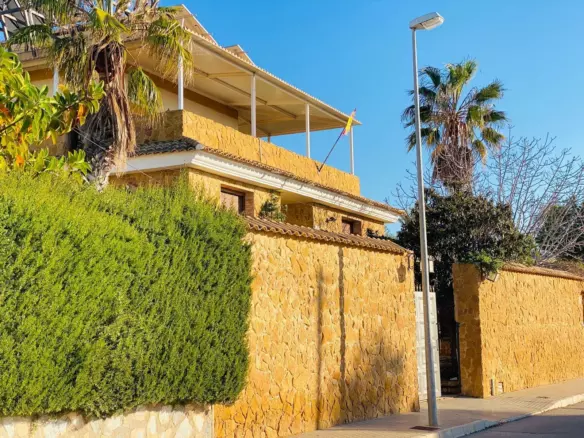 2-bedroom Villa In Orihuela Costa, Spain (315 M²)