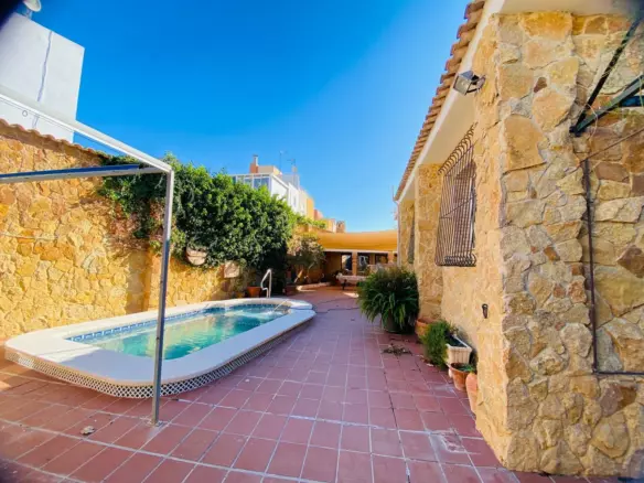 2-bedroom Villa In Orihuela Costa, Spain (315 M²)