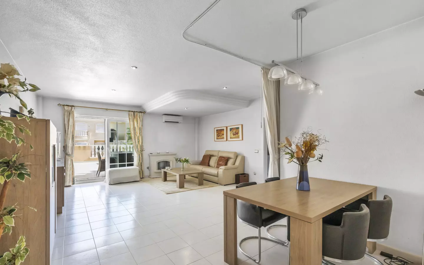2-bedroom Apartment In Guardamar Del Segura, Spain (112 M²)