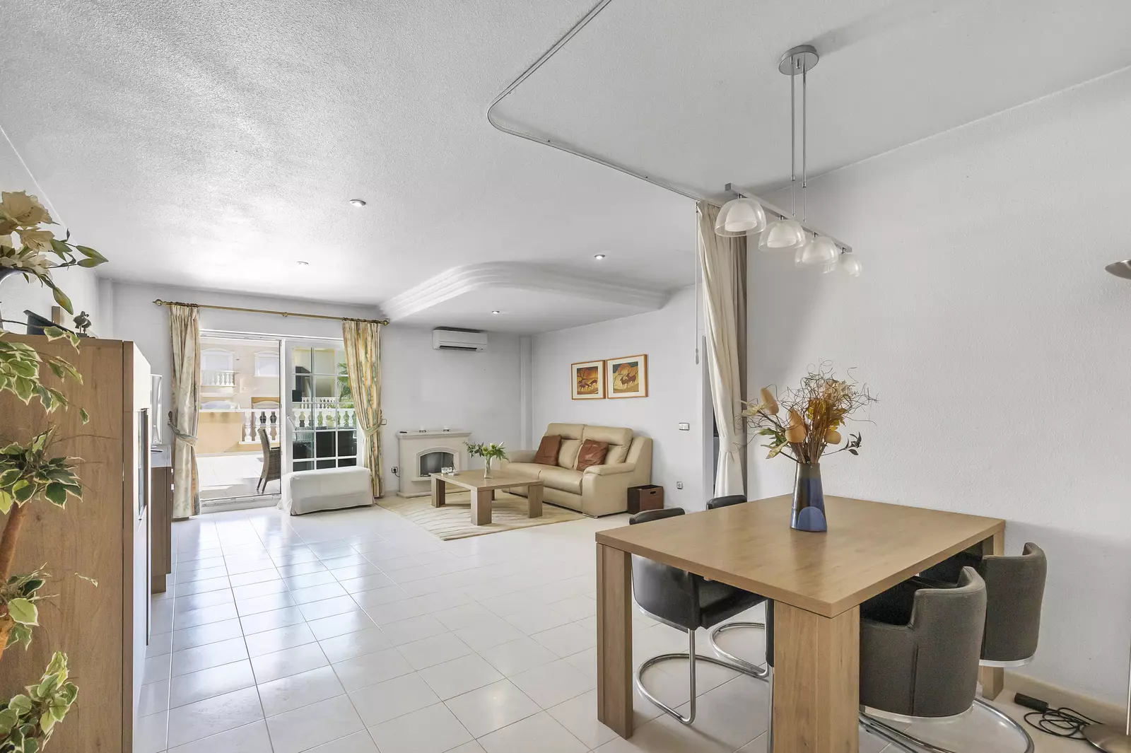 2-bedroom Apartment In Guardamar Del Segura, Spain (112 M²)
