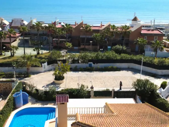 5-bedroom Villa In Torrevieja, Spain (440 M²)