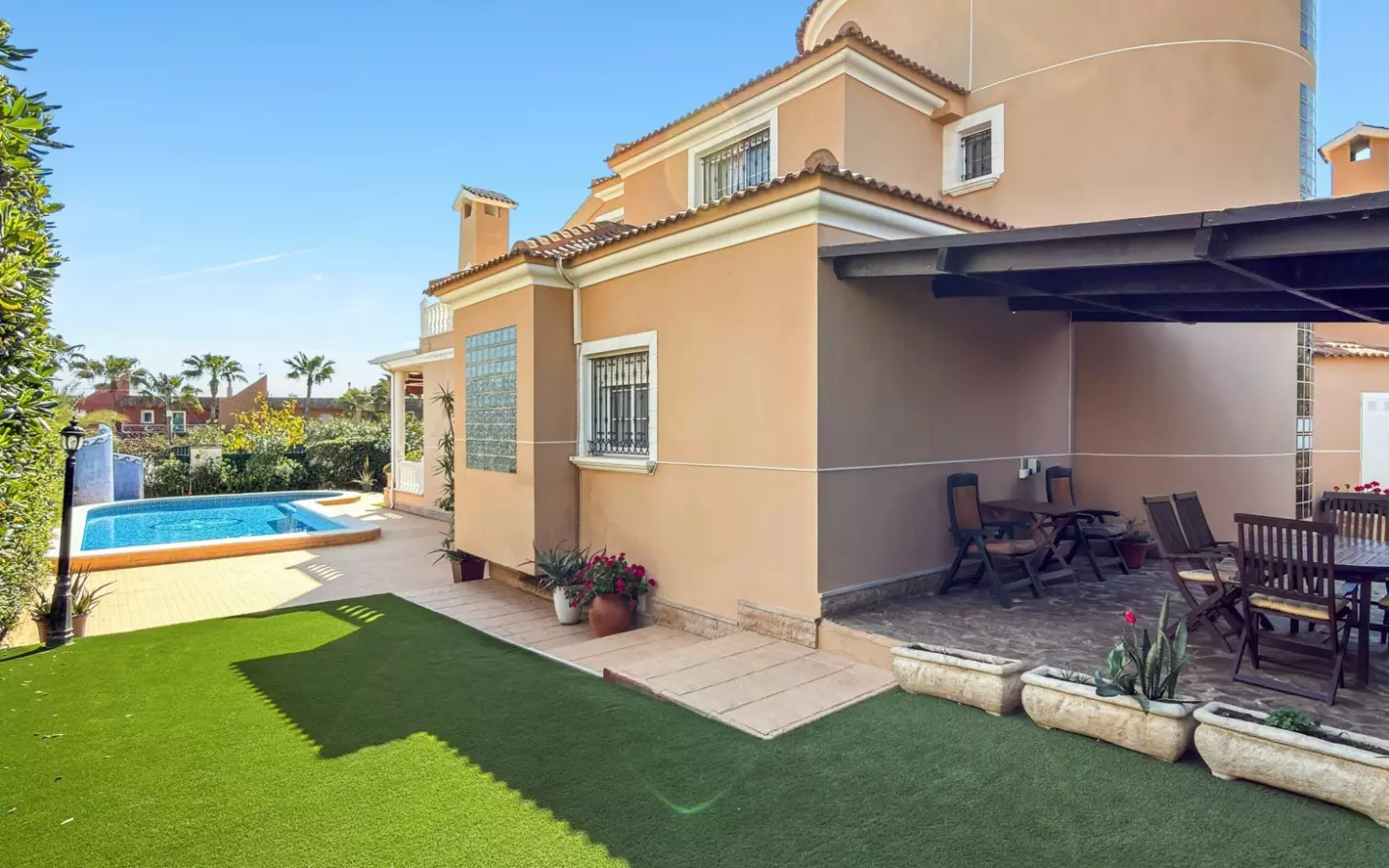 5-bedroom Villa In Torrevieja, Spain (440 M²)