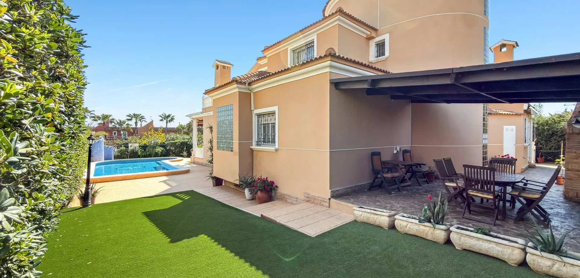 5-bedroom Villa In Torrevieja, Spain (440 M²)