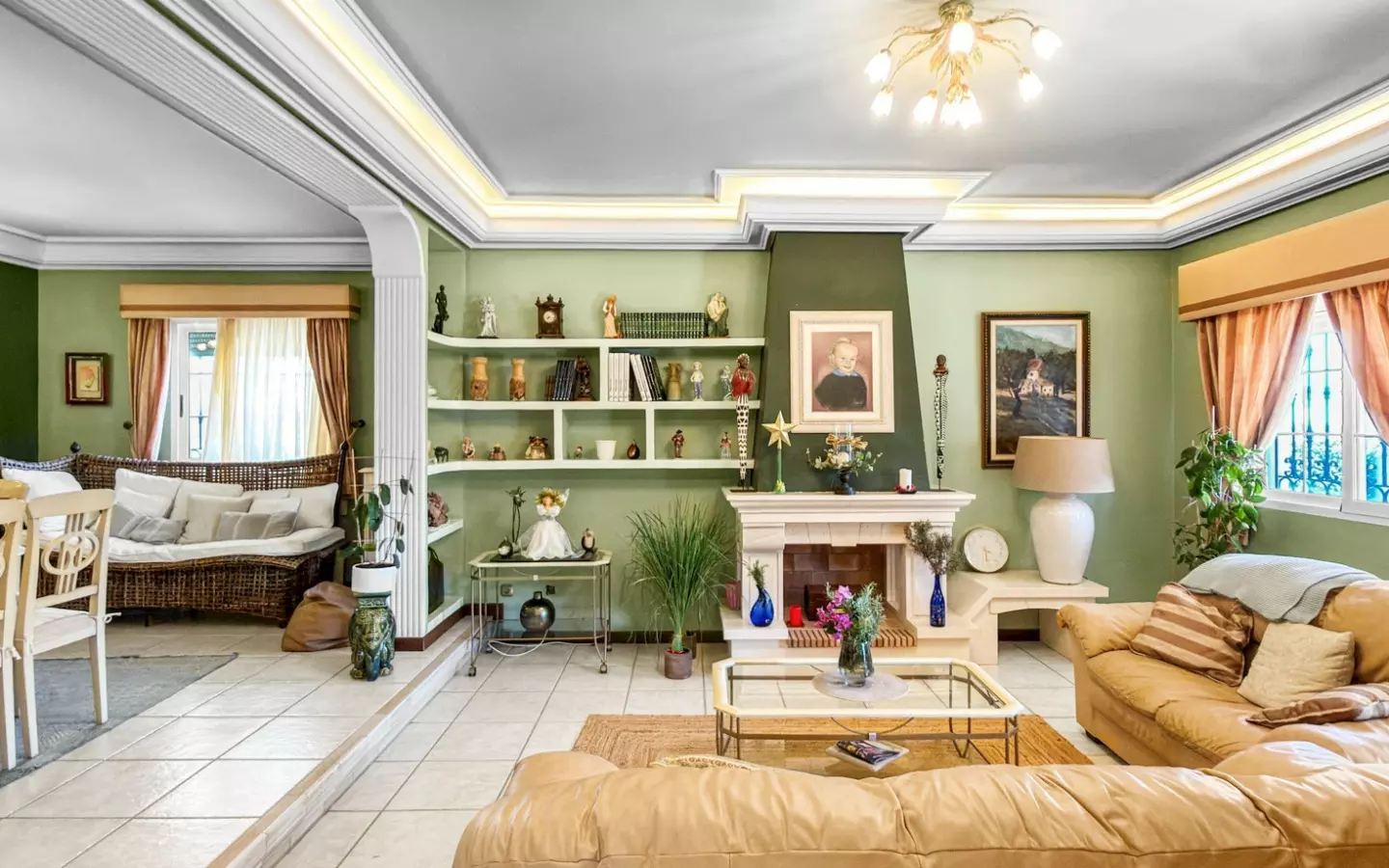 5-bedroom Villa In Torrevieja, Spain (440 M²)