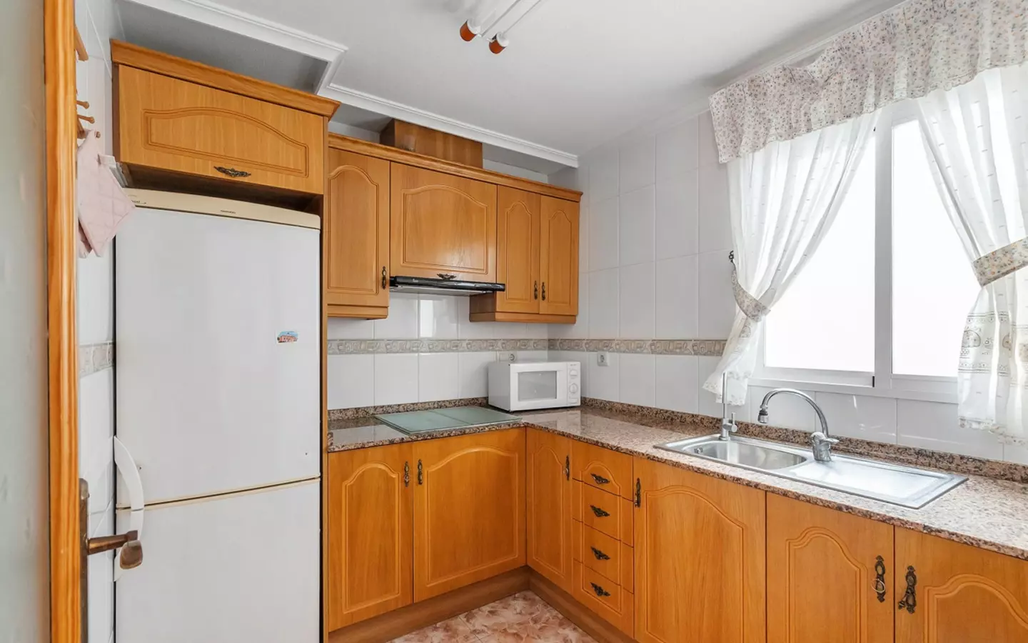 2-bedroom Apartment In Torrevieja, Spain (77 M²)