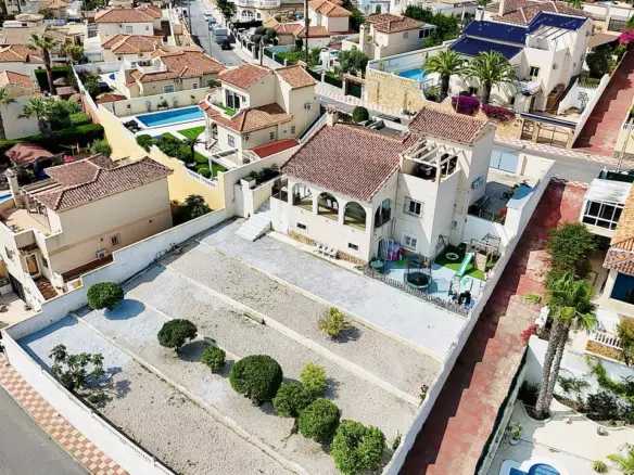 5-bedroom Villa In San Miguel De Salinas, Spain (163 M²)
