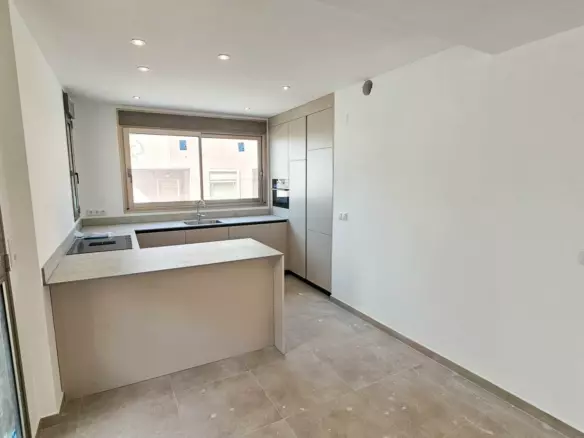 3-bedroom Penthouse In Torrevieja, Spain (162 M²)