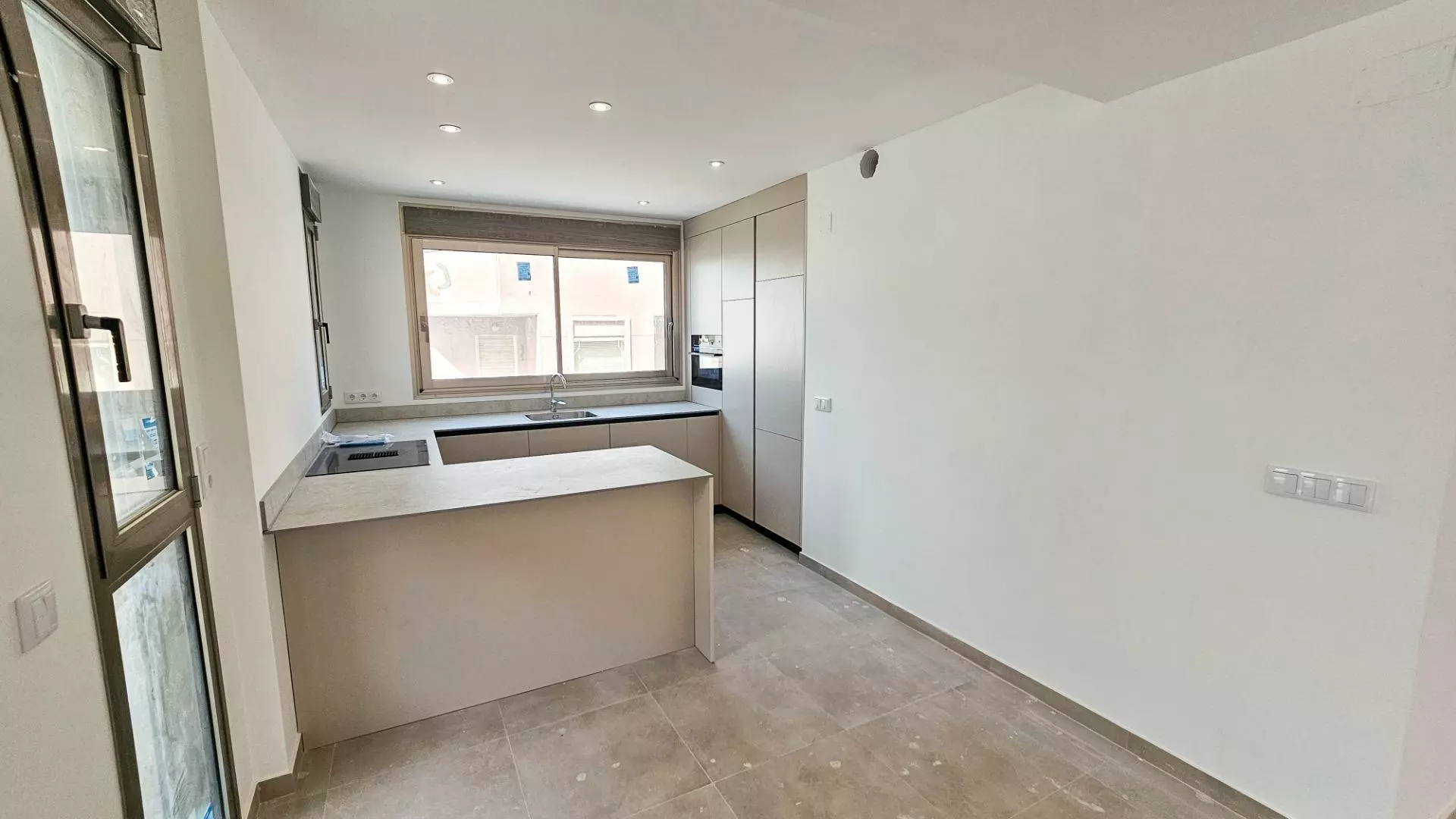 3-bedroom Penthouse In Torrevieja, Spain (162 M²)