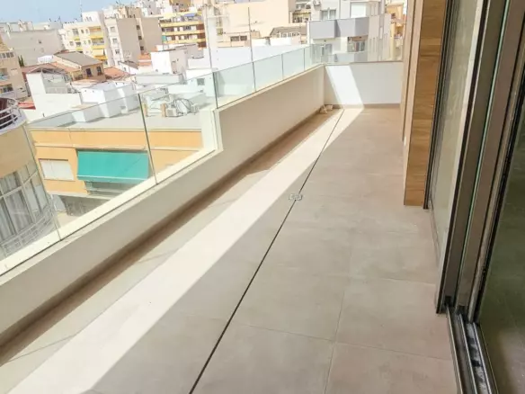 3-bedroom Penthouse In Torrevieja, Spain (162 M²)