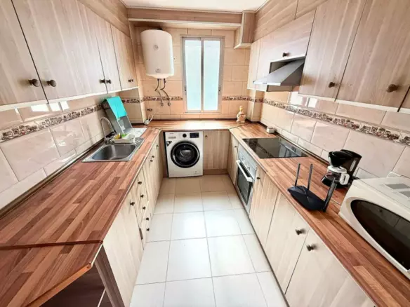 3-bedroom Flat In Valencia (90 M²)