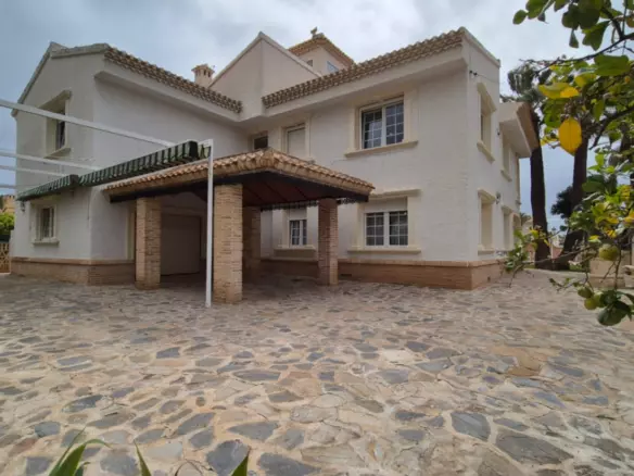 7-bedroom Villa In Orihuela, Spain (545 M²)