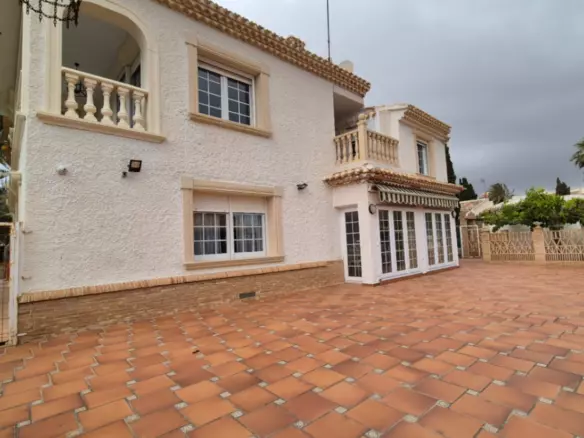 7-bedroom Villa In Orihuela, Spain (545 M²)