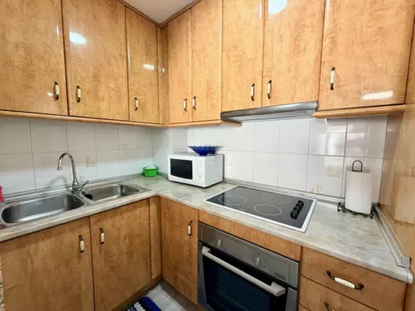 3-bedroom Apartment In Guardamar Del Segura, Spain (74 M²)