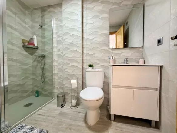 3-bedroom Apartment In Guardamar Del Segura, Spain (74 M²)