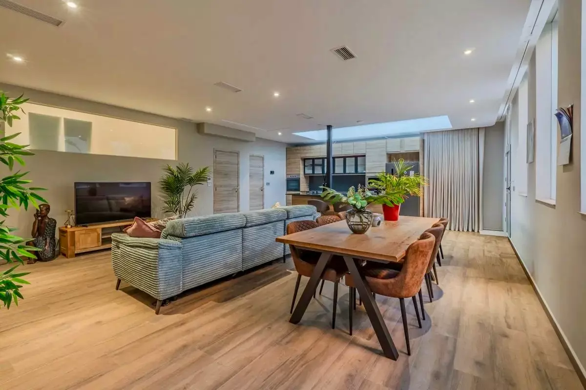 4-bedroom Villa In Benijofar, Spain (528 M²)