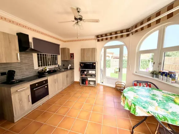 3-bedroom Villa In Benijofar, Spain (112 M²)