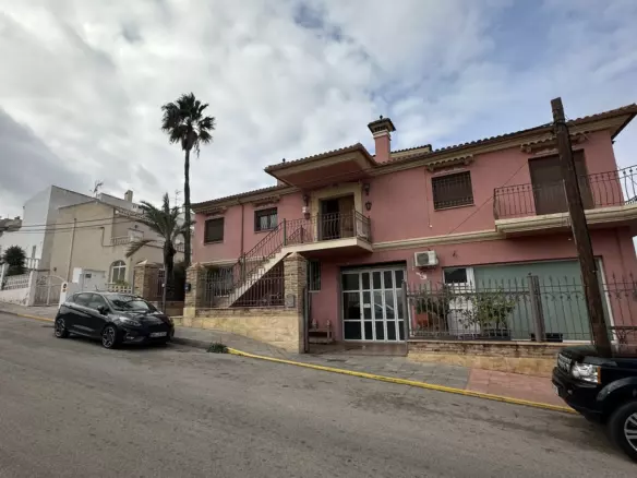 4-bedroom Town House In San Miguel De Salinas, Spain (550 M²)