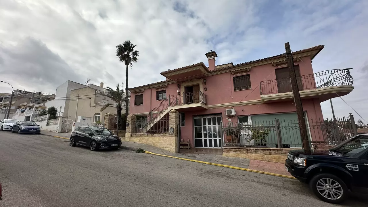 4-bedroom Town House In San Miguel De Salinas, Spain (550 M²)