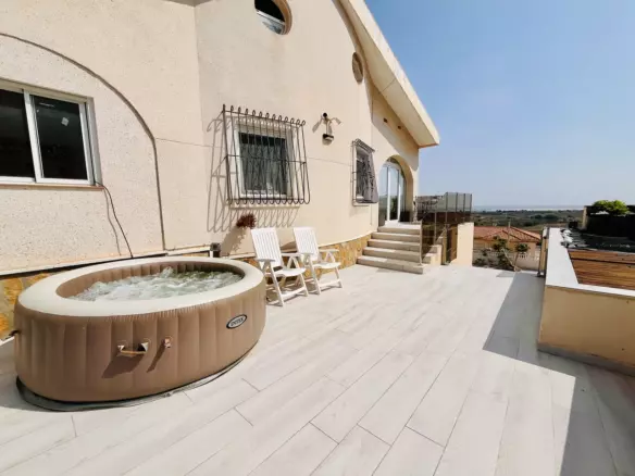 5-bedroom Villa In San Miguel De Salinas, Spain (163 M²)