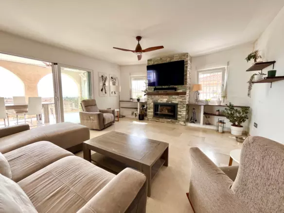 5-bedroom Villa In San Miguel De Salinas, Spain (163 M²)