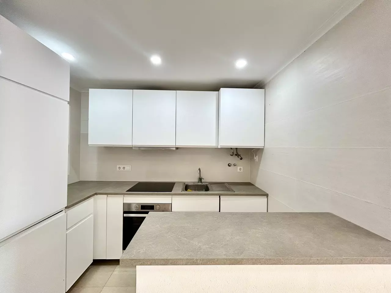 2-bedroom Apartment In Villamartin, Spain (60 M²)